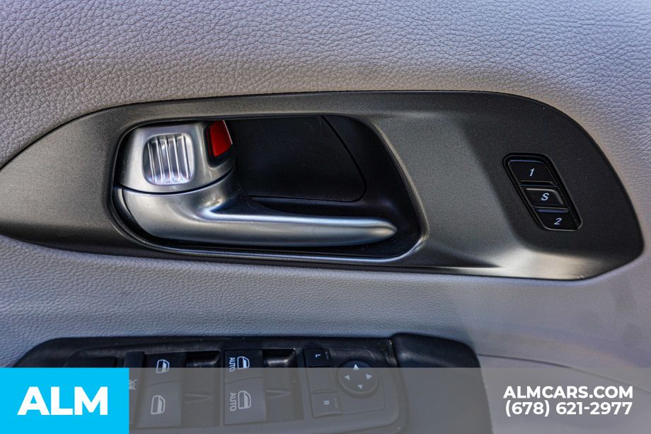Used 2024 Silver Chrysler Touring L image 54