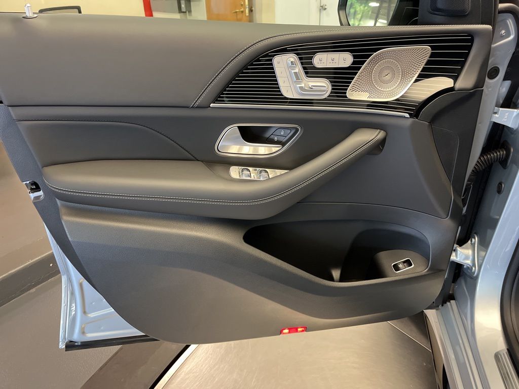 Thumbnail: 2026 Mercedes-Benz GLE - 11