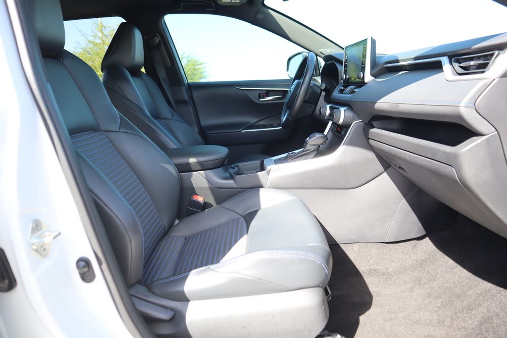 Thumbnail: 2020 Toyota RAV4 - 19