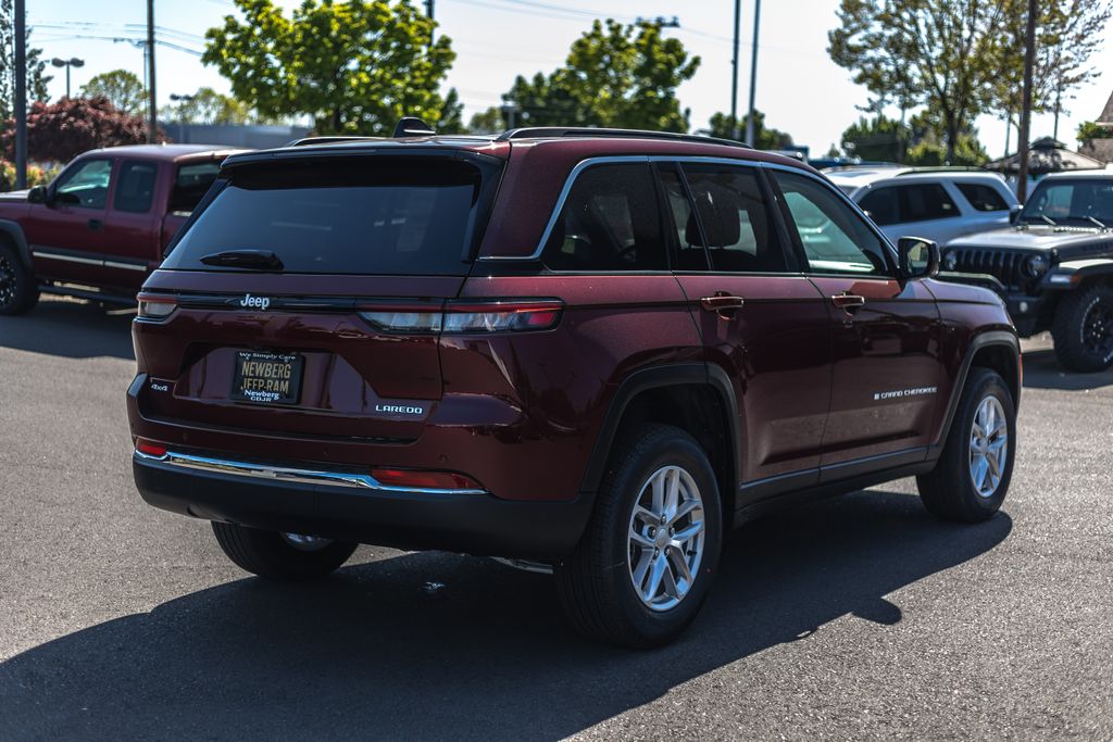 2026 Jeep Grand Cherokee Laredo X thumbnail 8