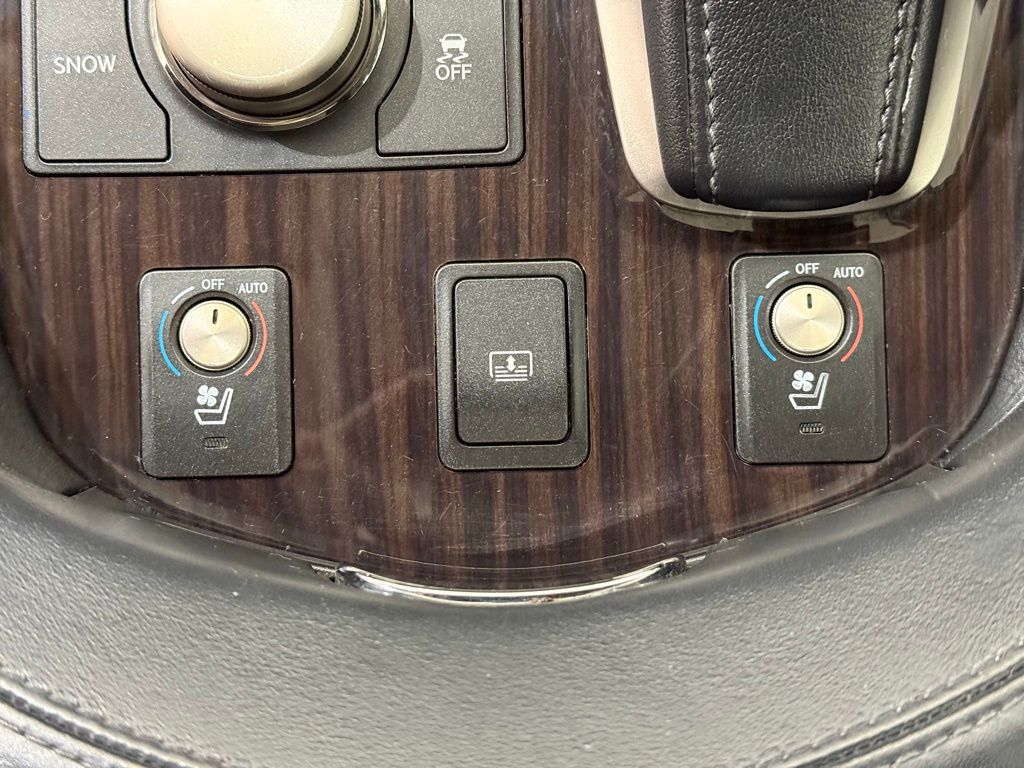 Thumbnail: 2014 Lexus LS - 30