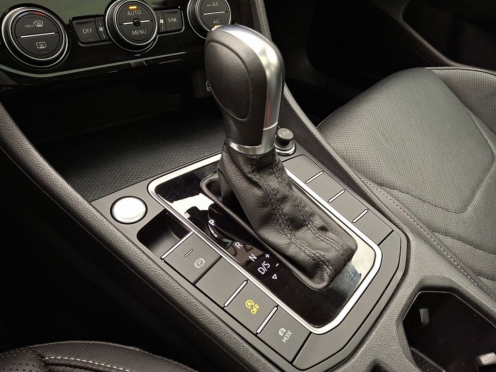 Thumbnail: 2019 Volkswagen Jetta - 15