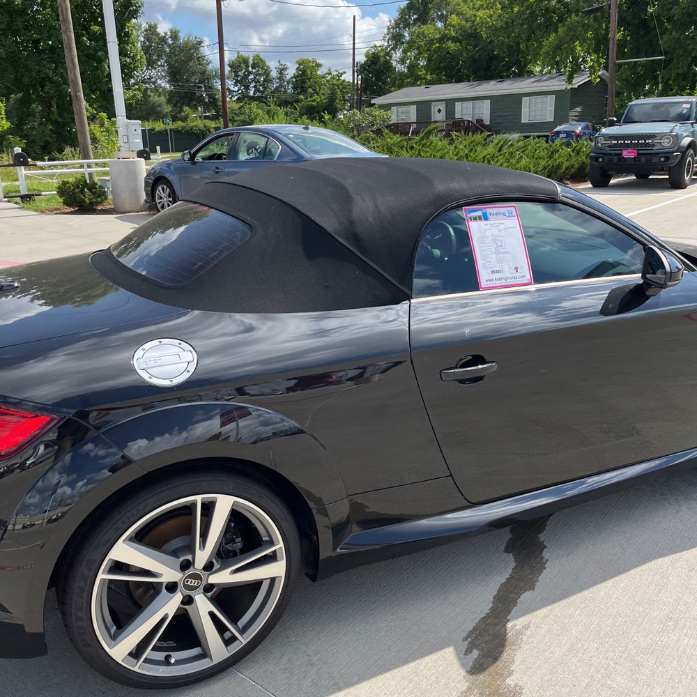 View vehicle photo 7