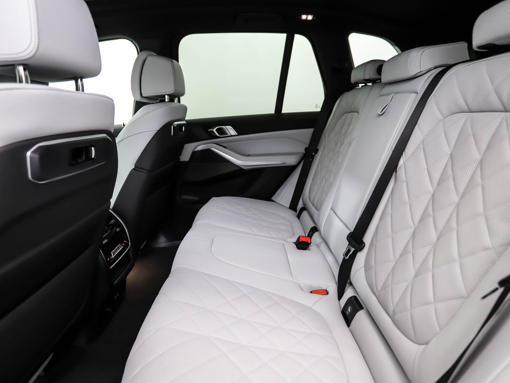 Thumbnail: 2026 BMW X5 - 21