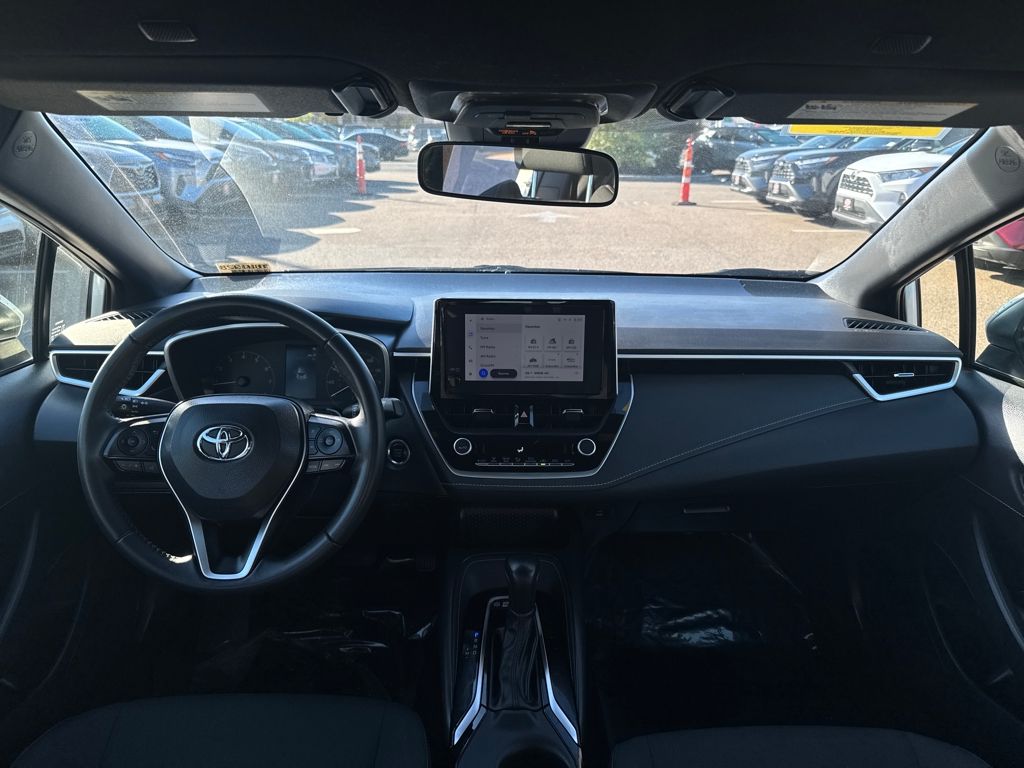 2025 Toyota Corolla SE photo 2