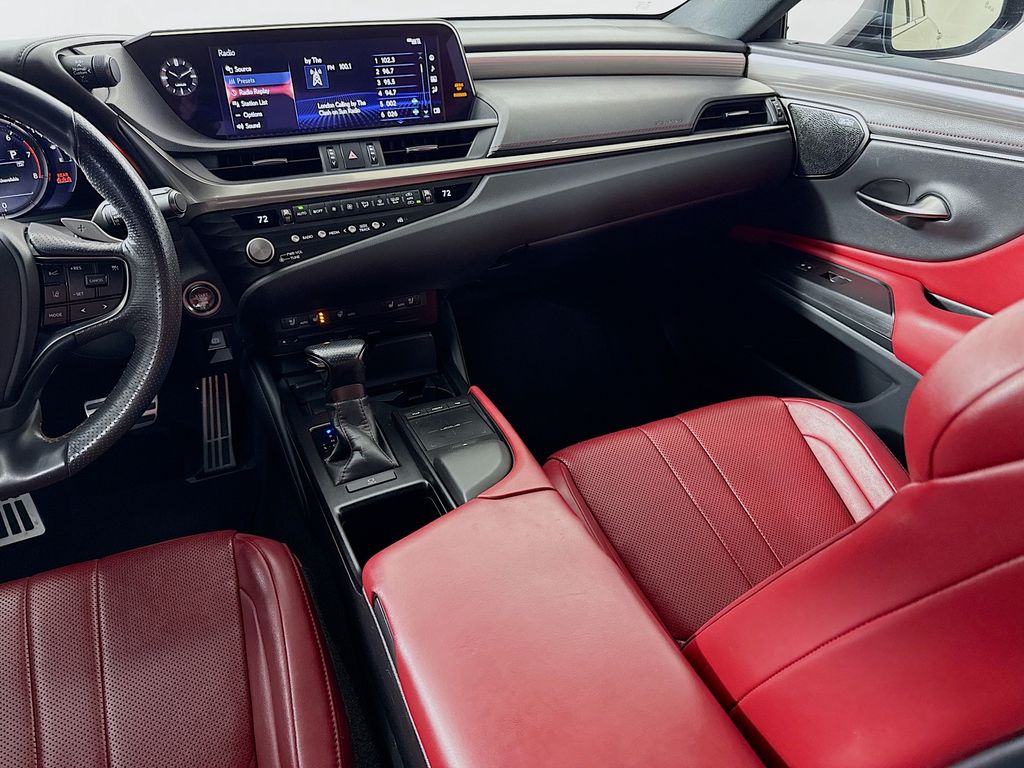 Thumbnail: 2021 Lexus ES - 25