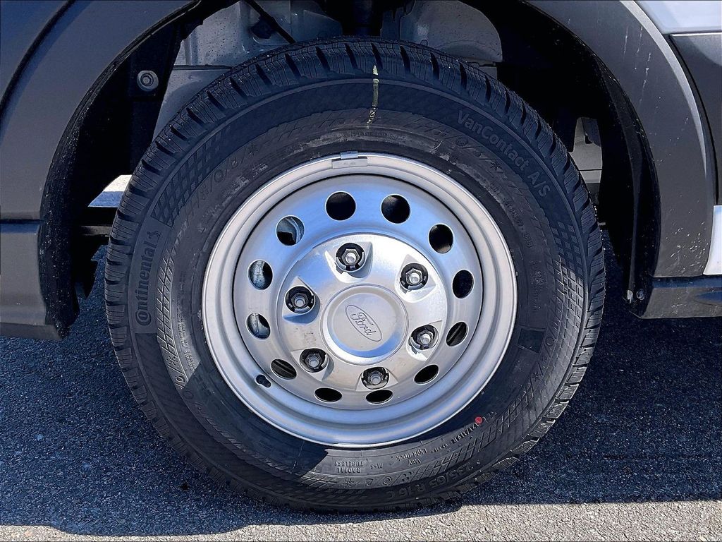 2026 Ford Transit-250 — photo 8
