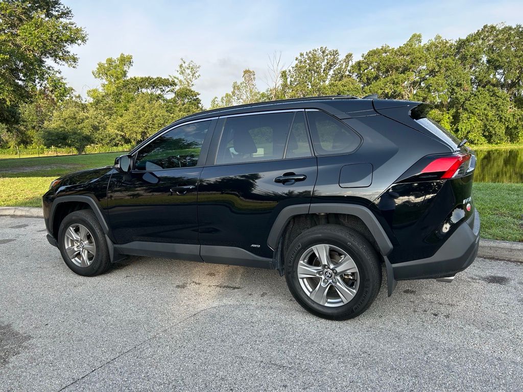 2024 Toyota RAV4 XLE 3