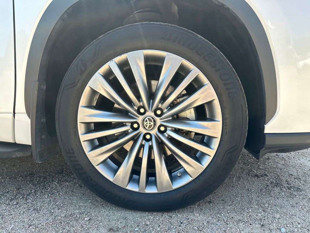 Used 2022 Toyota Highlander Hybrid SUV