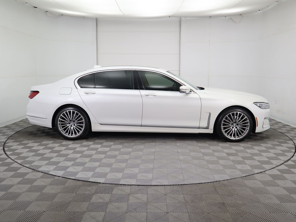 2022 BMW 7 Series 740i 4