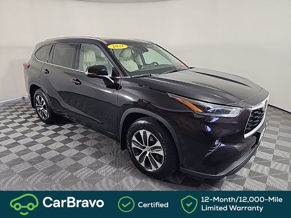 Opulent Amber 2021 Toyota Highlander XLE AWD SUV / Crossover All-Wheel Drive 8-Speed Automatic