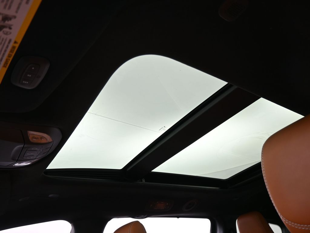 New 2026 Diamond Black Crystal Pearlcoat Chrysler Pinnacle image 11