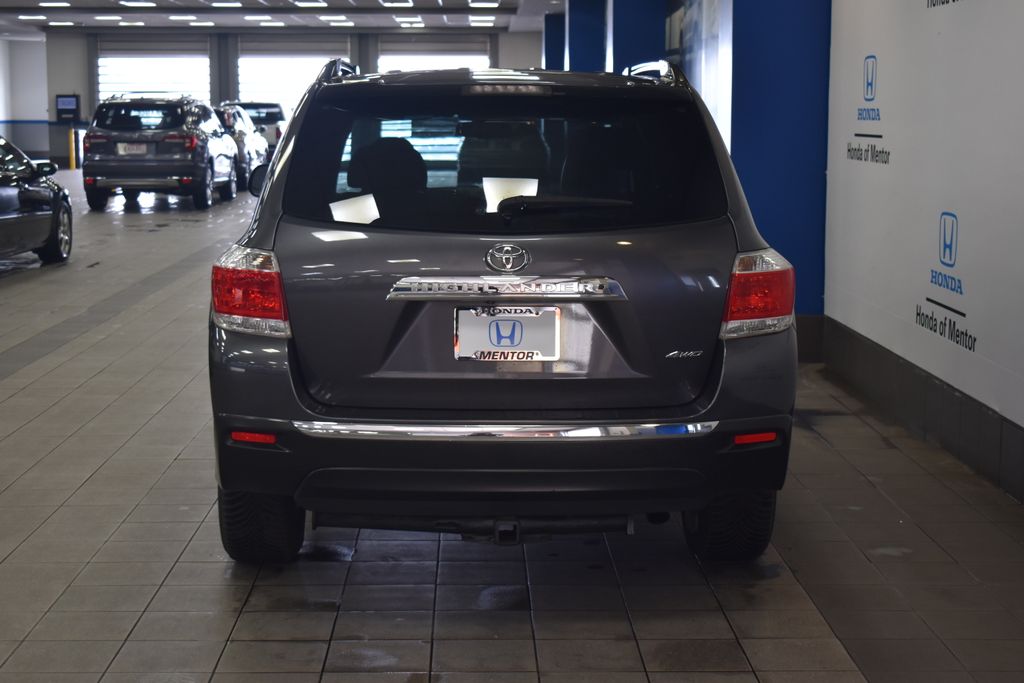 2013 Toyota Highlander Plus 4