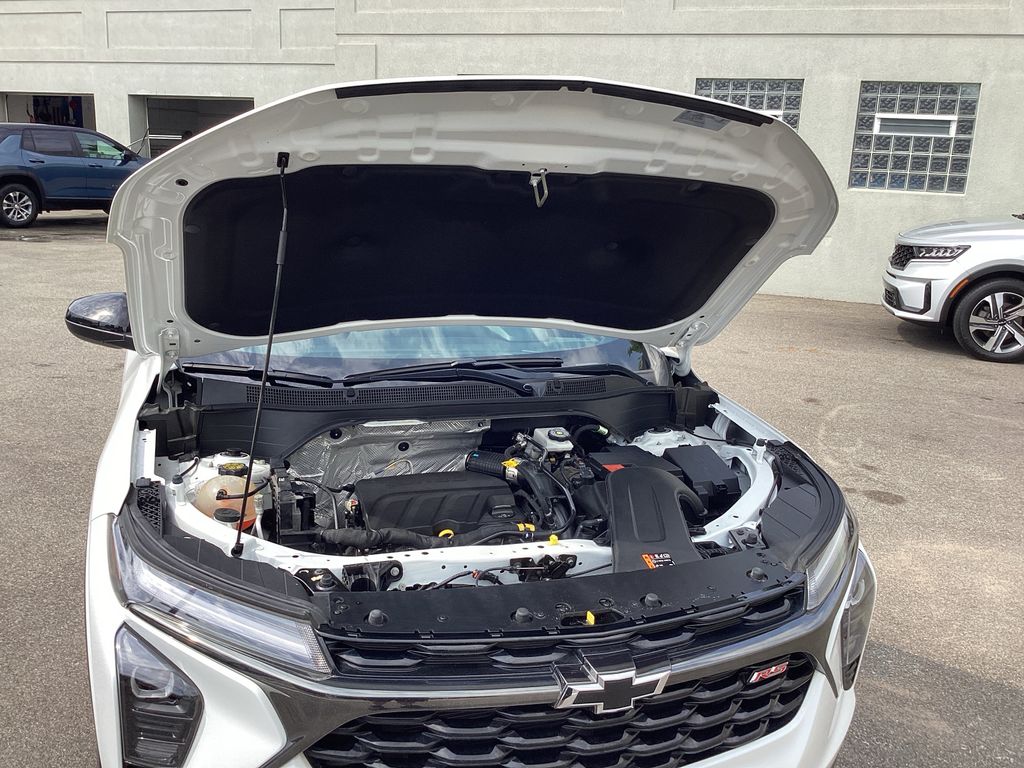 Used 2024 Chevrolet Trax SUV