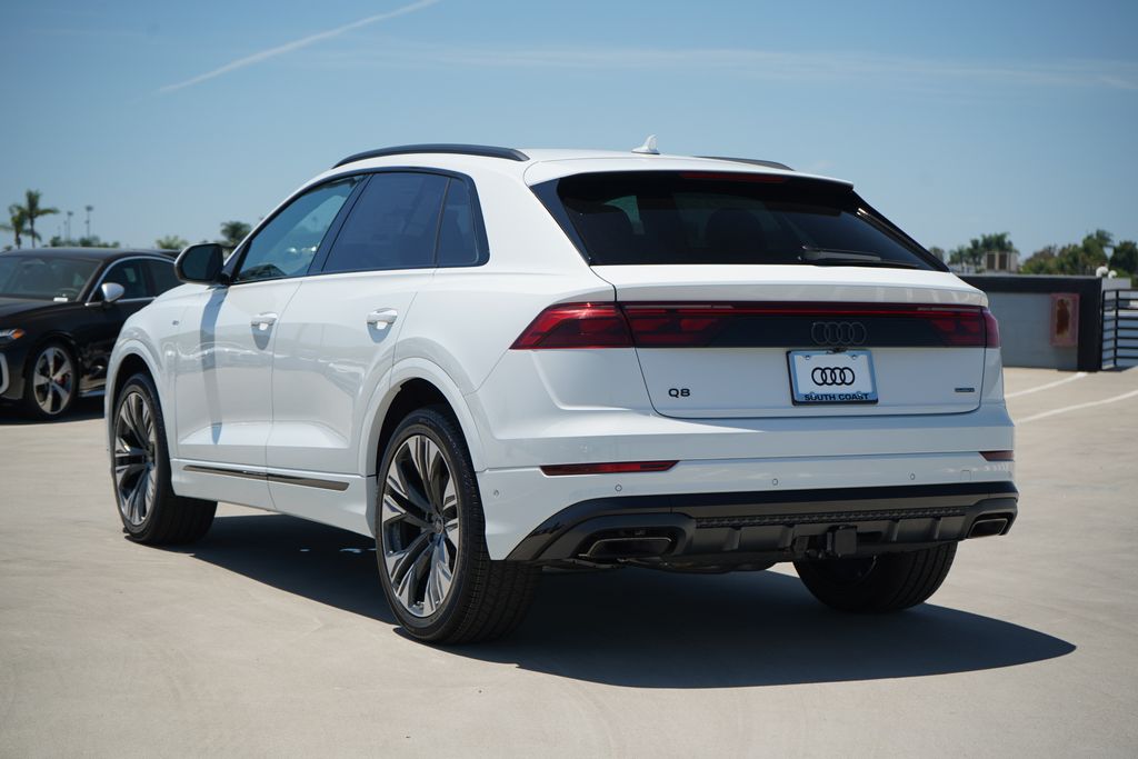 Thumbnail: 2026 Audi Q8 - 3