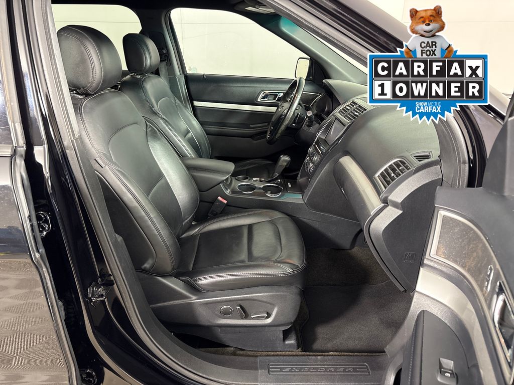 Used 2016 Black Ford XLT image 6