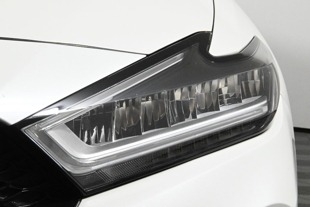 2021 Nissan Maxima SR 12