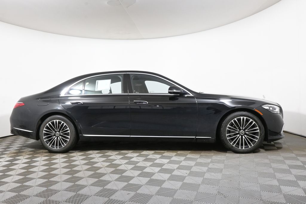 Thumbnail: 2023 Mercedes-Benz S-Class - 8