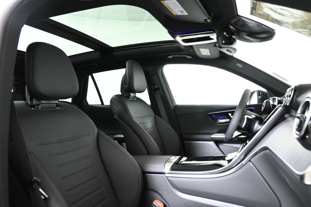 2025 Mercedes-Benz GLC 300 20