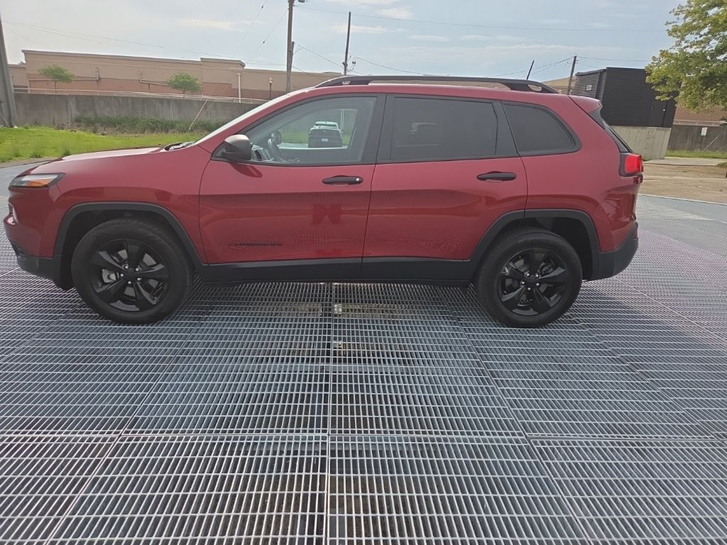Used 2017 Red Jeep Sport image 2