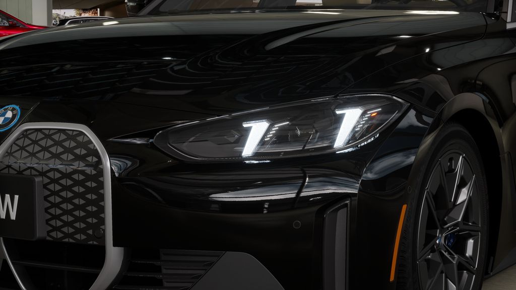 2025 BMW i4 eDrive40 32