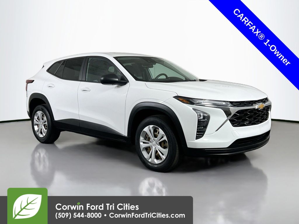 Summit White 2024 Chevrolet Trax LS FWD SUV / Crossover Front-Wheel Drive 6-Speed Automatic