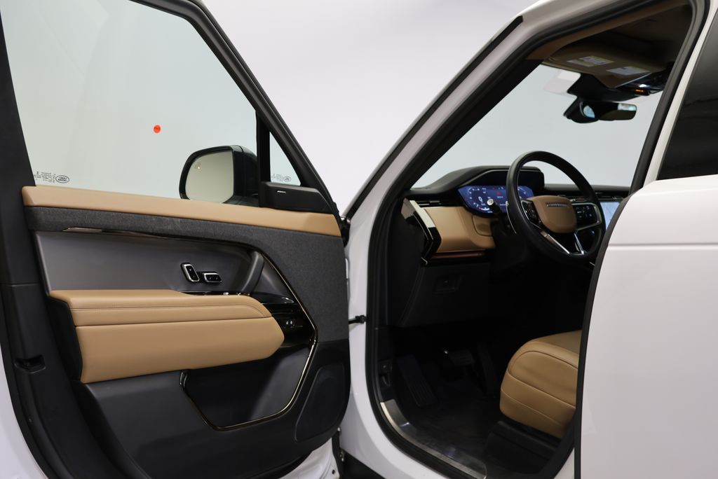 Thumbnail: 2023 Land Rover Range Rover Sport - 28