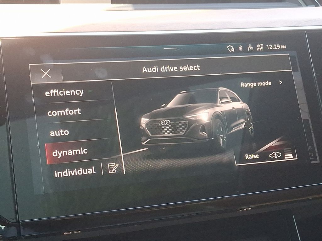 2024 Audi Q8 e-tron Premium Plus 25