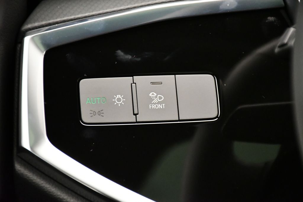 Thumbnail: 2025 Audi Q3 - 22