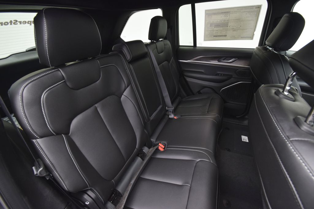 new 2026 Jeep Grand Cherokee car, priced at $37,890