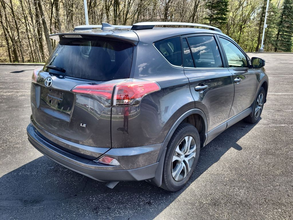 2018 Toyota RAV4 LE 3