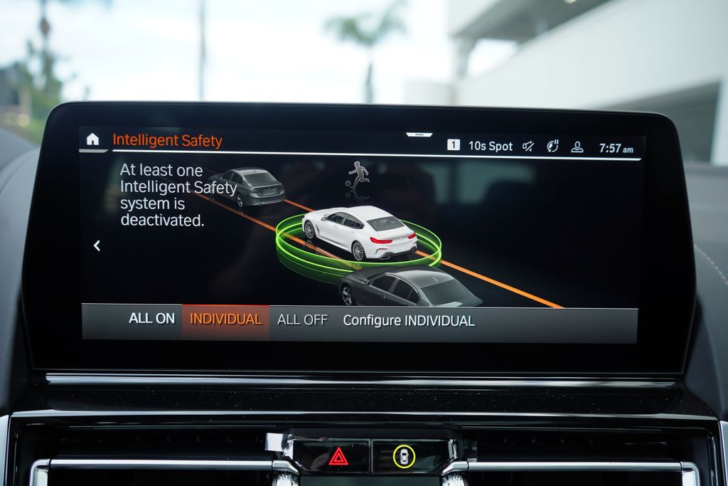 Thumbnail: 2026 BMW 8 Series - 17