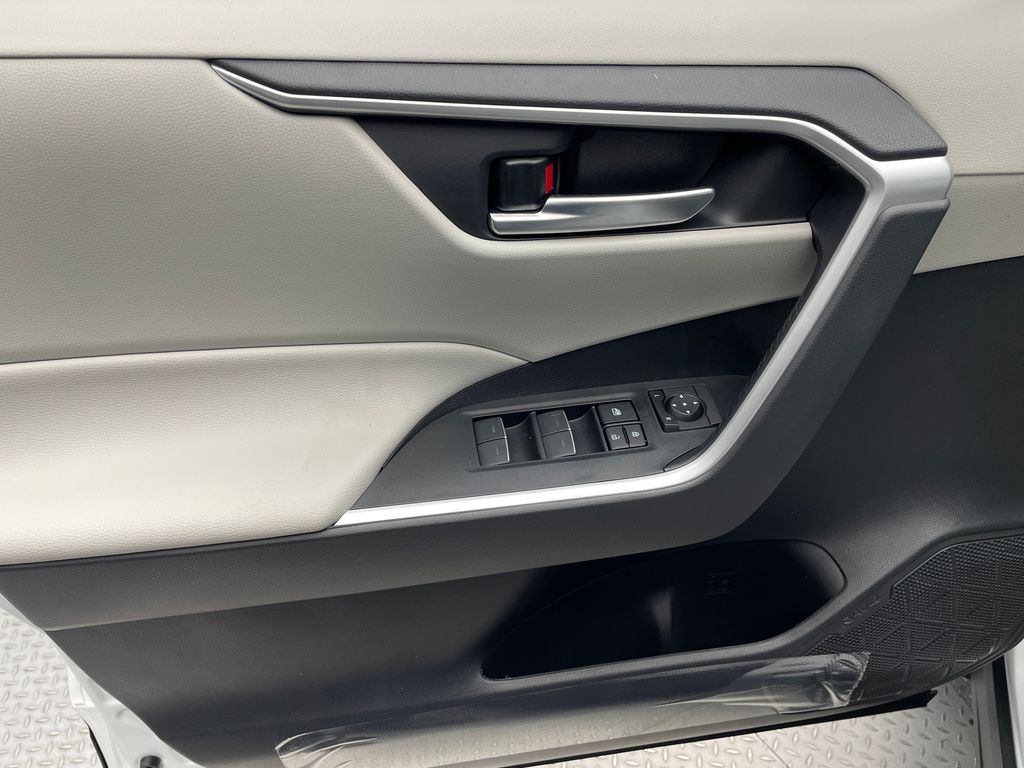 Thumbnail: 2025 Toyota RAV4 - 7