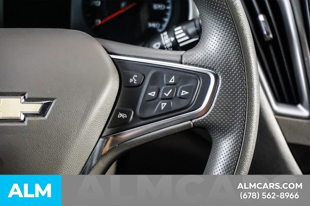 Used 2025 White Chevrolet LT image 26