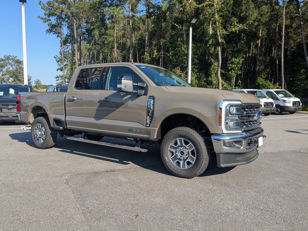 2026 Ford Super Duty F-350 SRW LARIAT