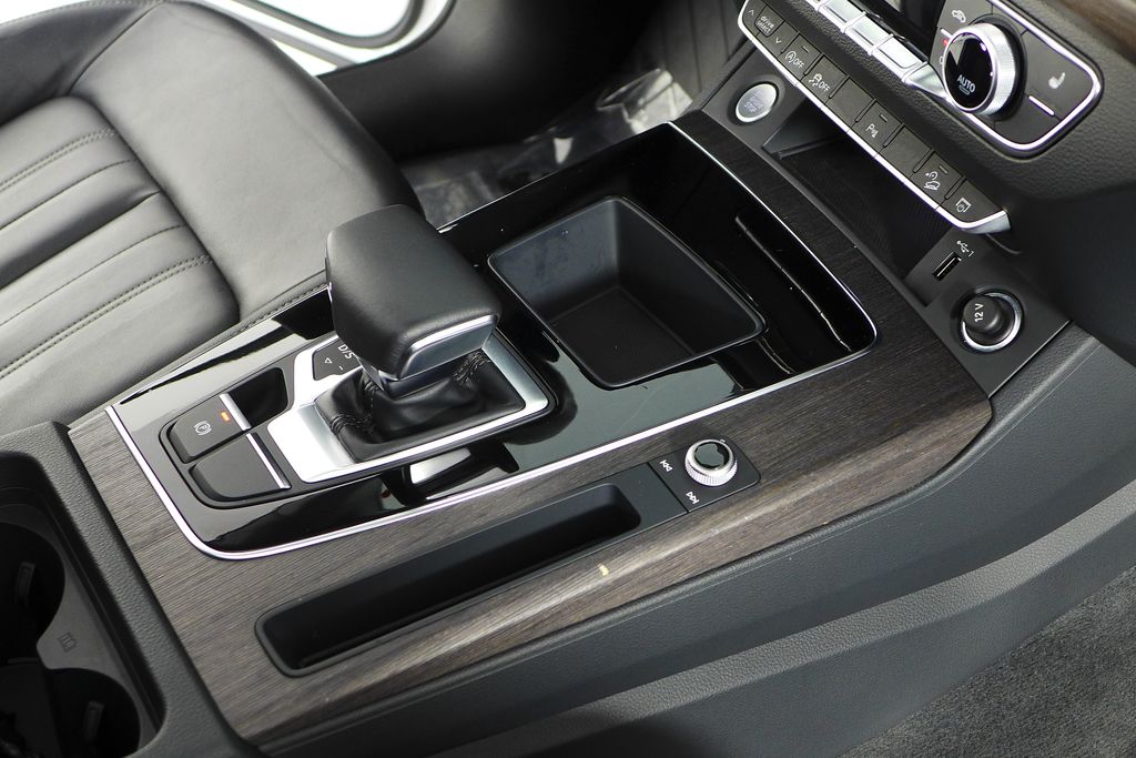 Thumbnail: 2023 Audi Q5 - 15