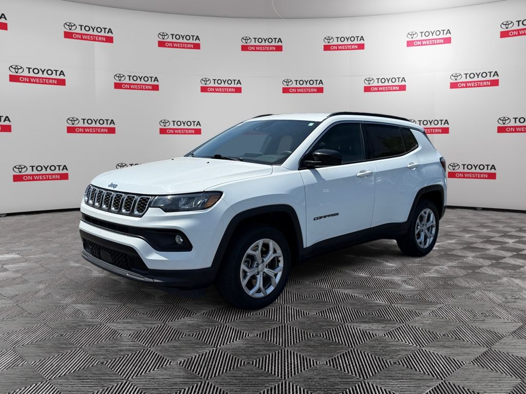 Bright White Clearcoat 2024 Jeep Compass Latitude 4WD SUV / Crossover Four-Wheel Drive 8-Speed Automatic