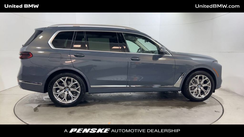 Thumbnail: 2025 BMW X7 - 9