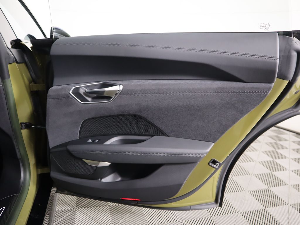 Thumbnail: 2022 Audi RS e-tron GT - 28