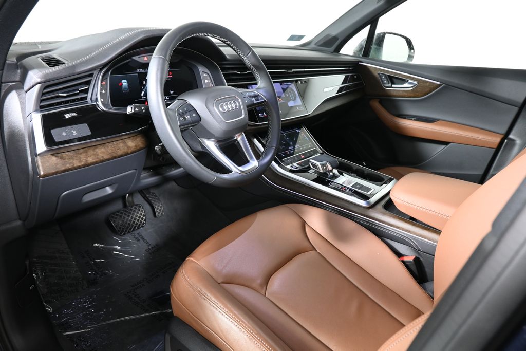 Thumbnail: 2025 Audi Q7 - 13