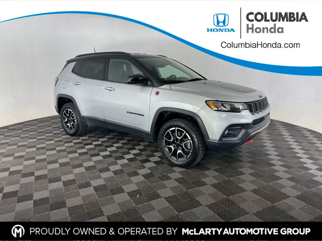 Silver Zynith Metallic Clearcoat 2025 Jeep Compass SUV / Crossover Four-Wheel Drive 8-Speed Automatic