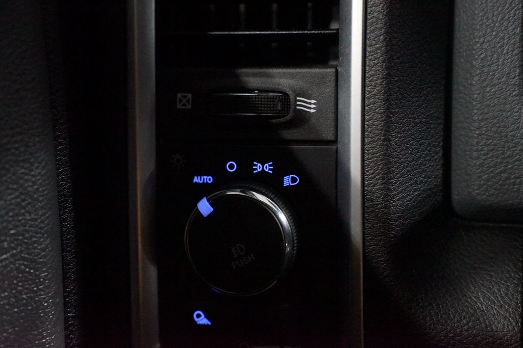 Thumbnail: 2019 RAM 1500 Classic - 22