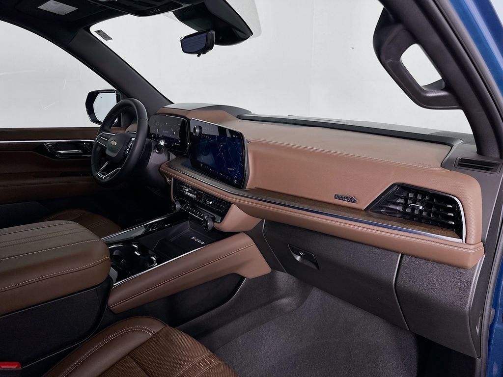 Thumbnail: 2025 Chevrolet Tahoe - 32