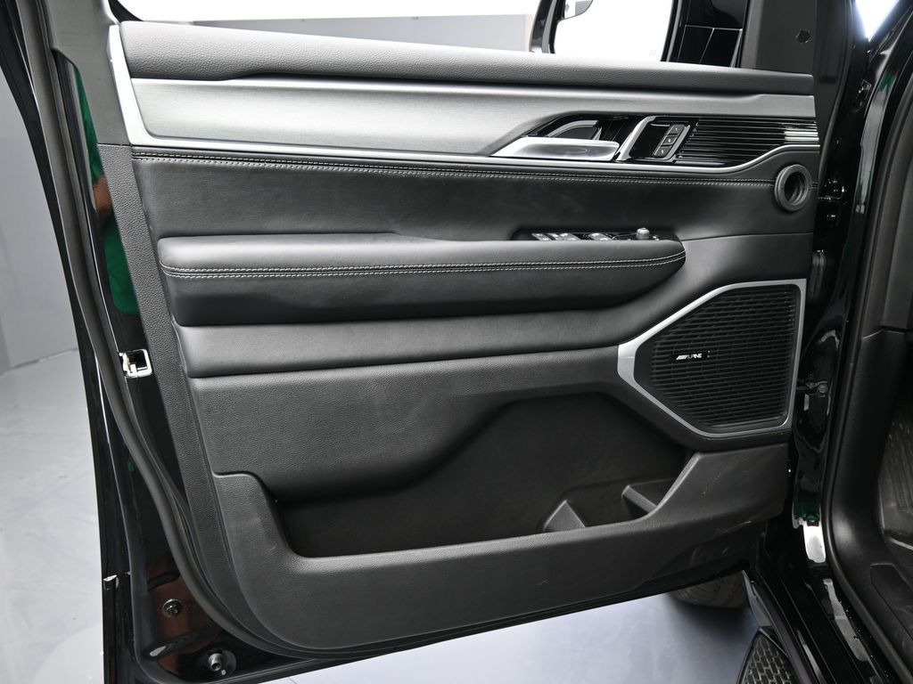 New 2026 High Gloss Black Jeep Limited image 16