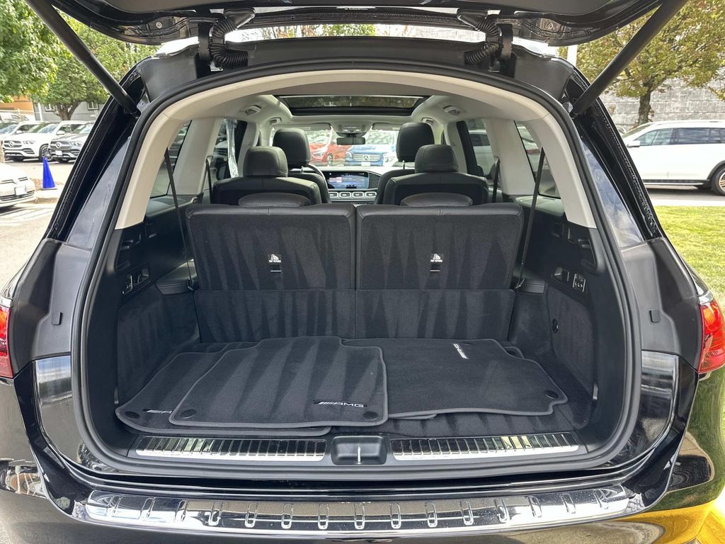 Thumbnail: 2024 Mercedes-Benz GLS - 29