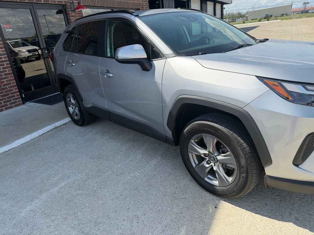 View vehicle photo 6