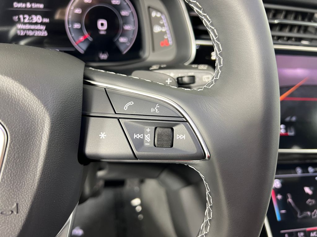 Thumbnail: 2025 Audi Q7 - 18