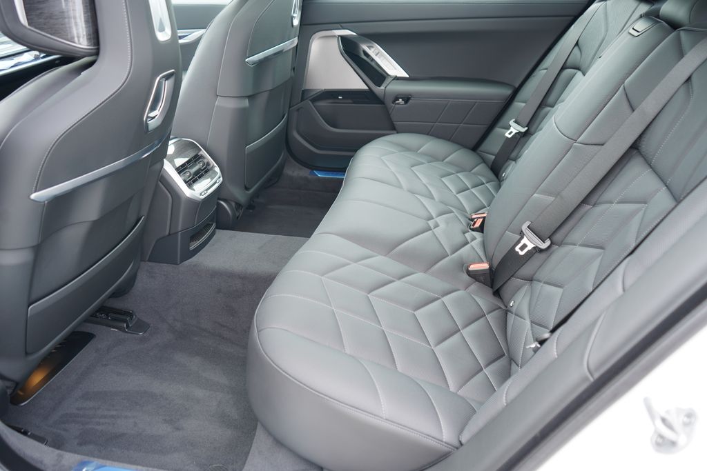 Thumbnail: 2026 BMW 7 Series - 20