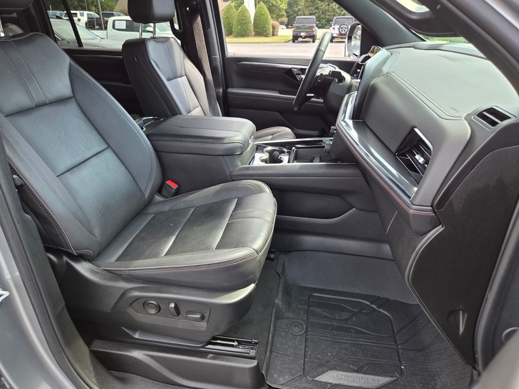 Used 2025 Chevrolet Suburban SUV