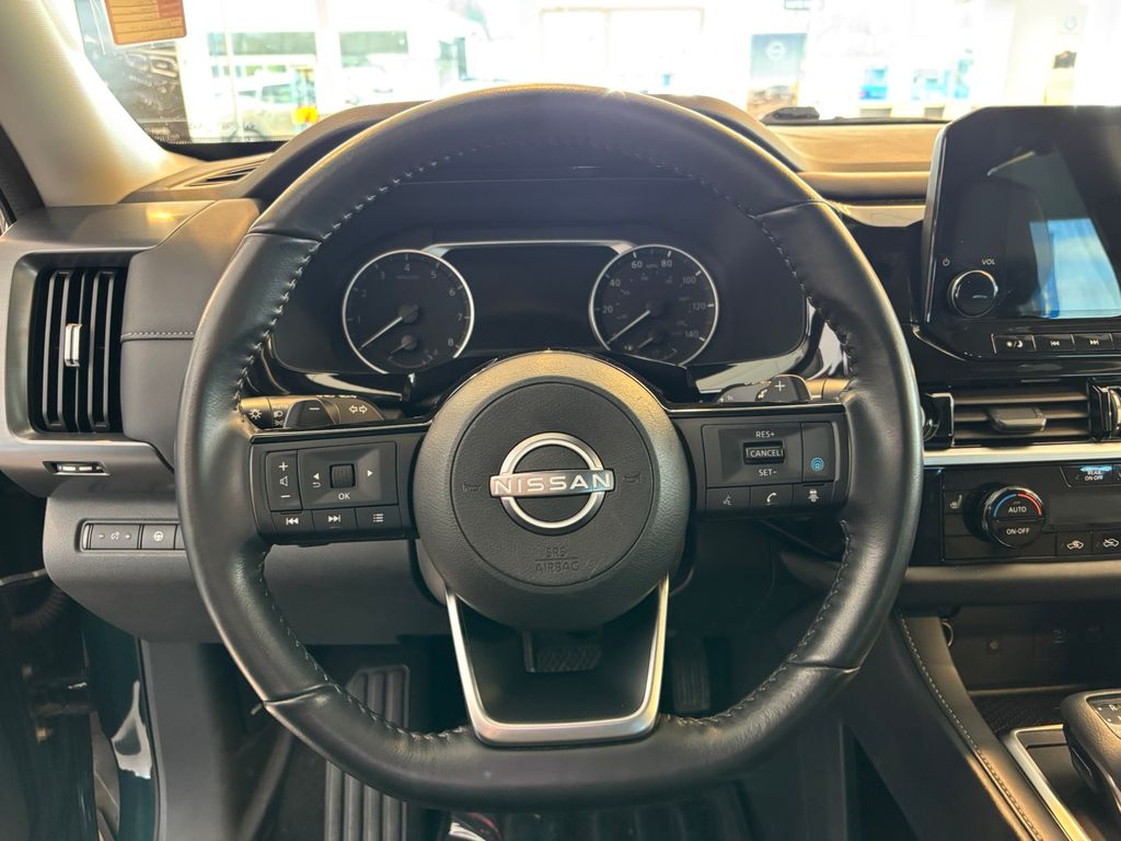 2024 Nissan Pathfinder SL